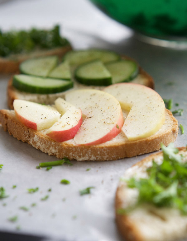 sandwich elements being assembled