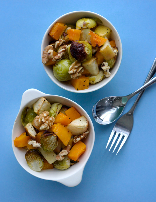 Roasted brussels sprouts with apples and squash